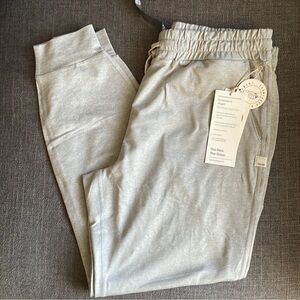 NWT Vuori performance jogger